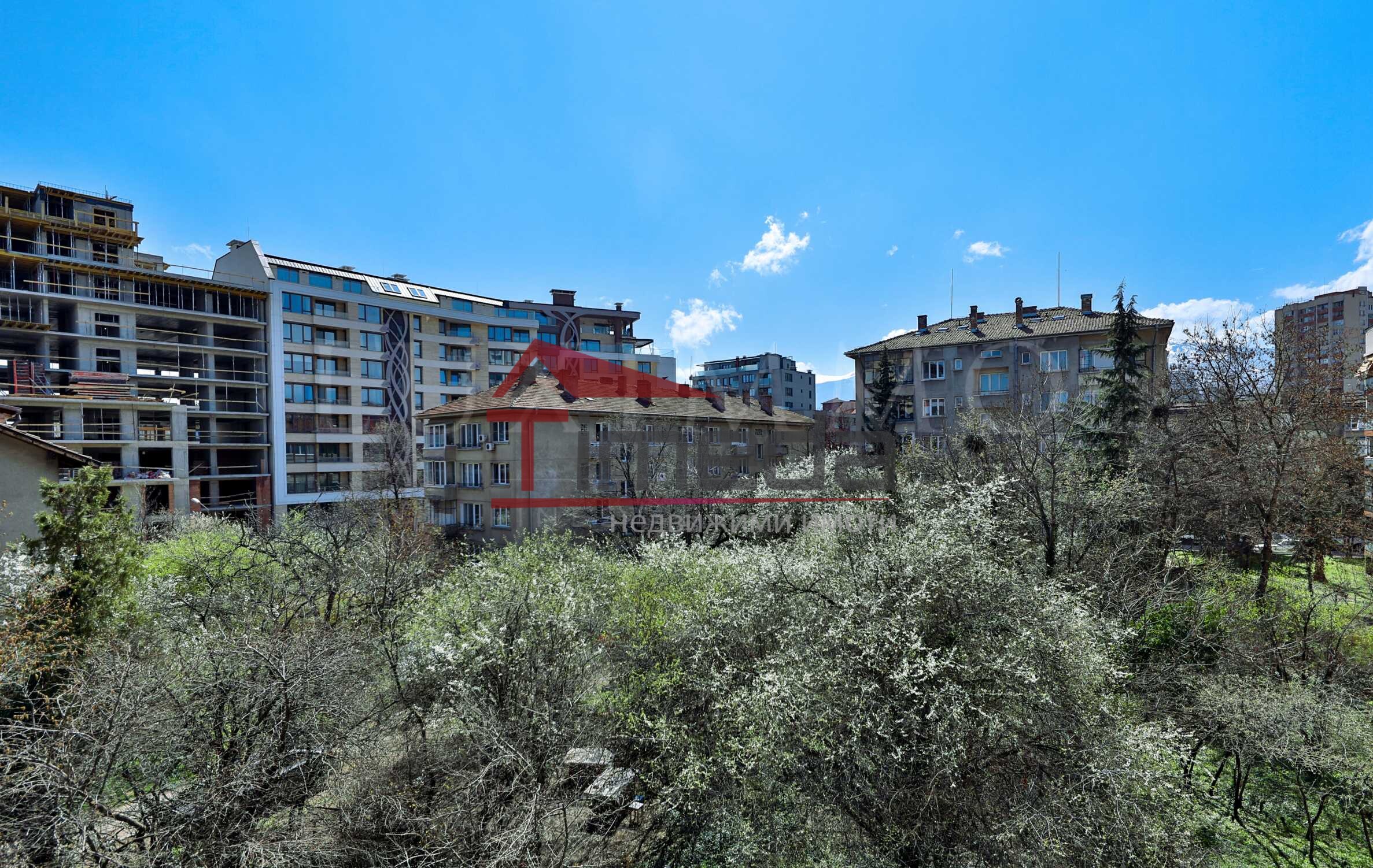 Продава мезонет в сграда с АКТ 16