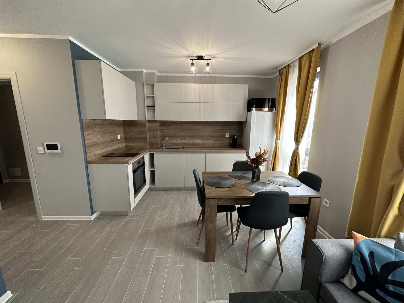 Продава 2-стаен апартамент, кв.Малинова долина