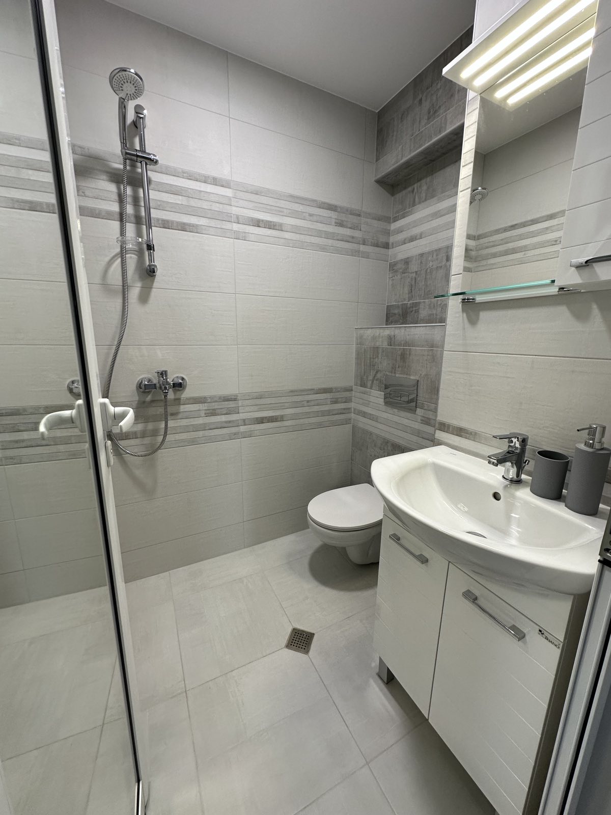 Продава 2-стаен апартамент, кв.Малинова долина