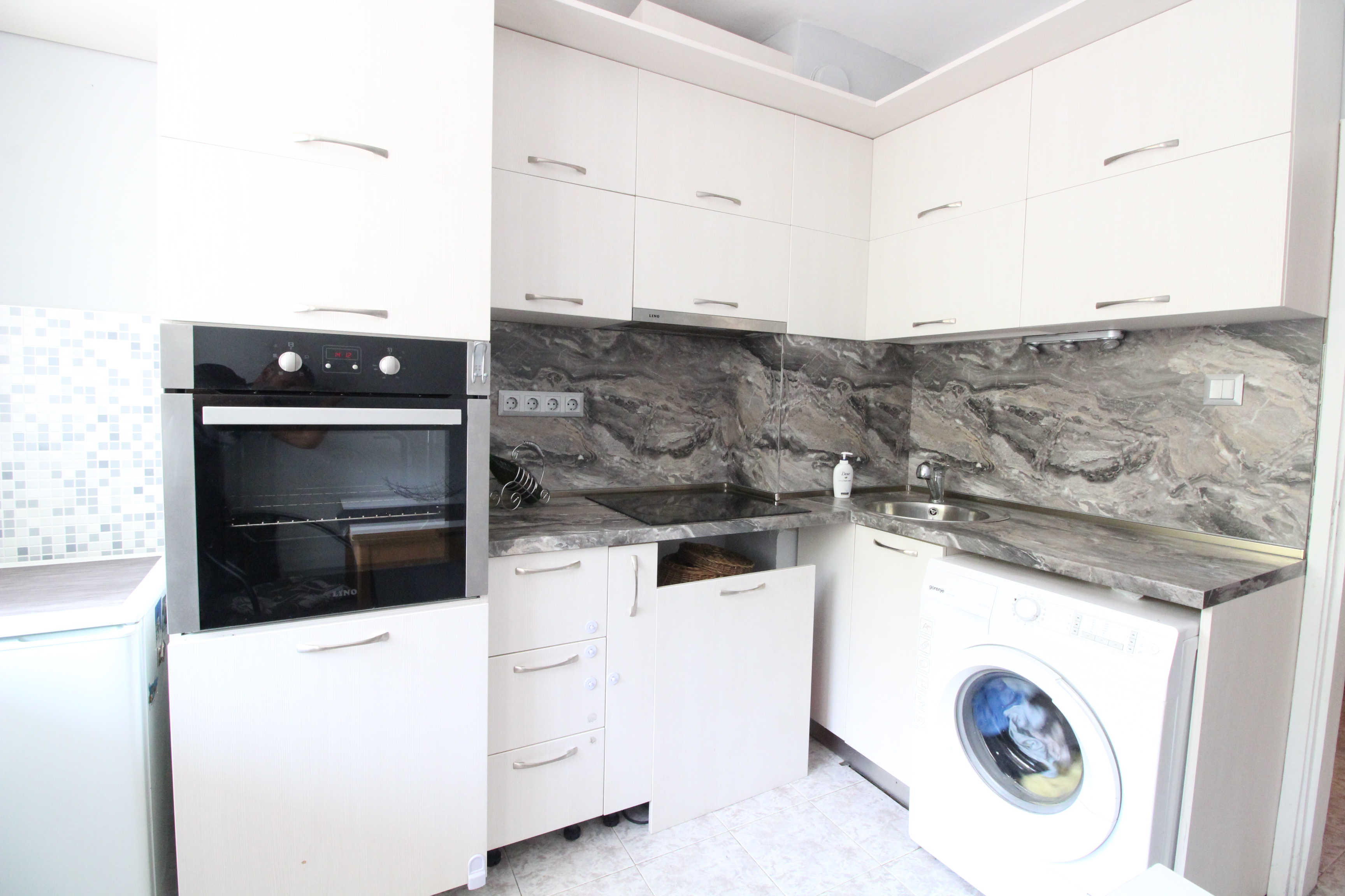 Продава 2-стаен апартамент, кв. Лозенец