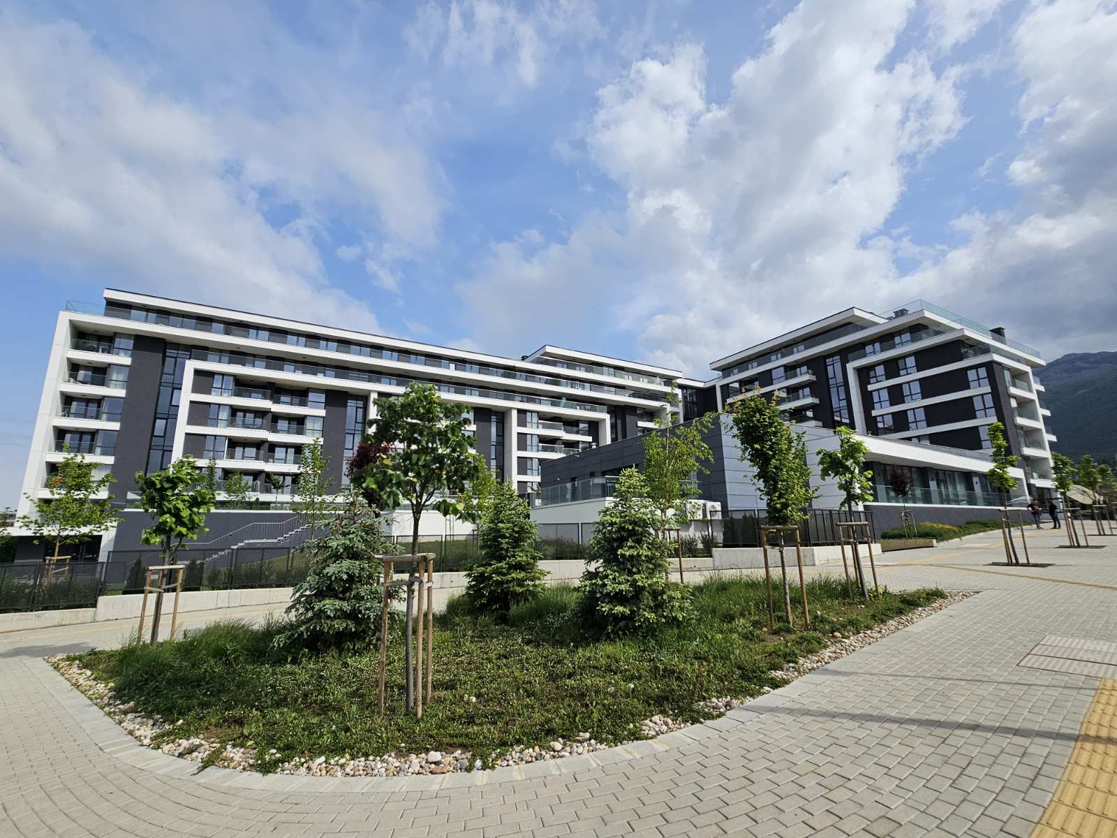 Продава 2-стаен апартамент-кв. Манастирски ливади-изток
