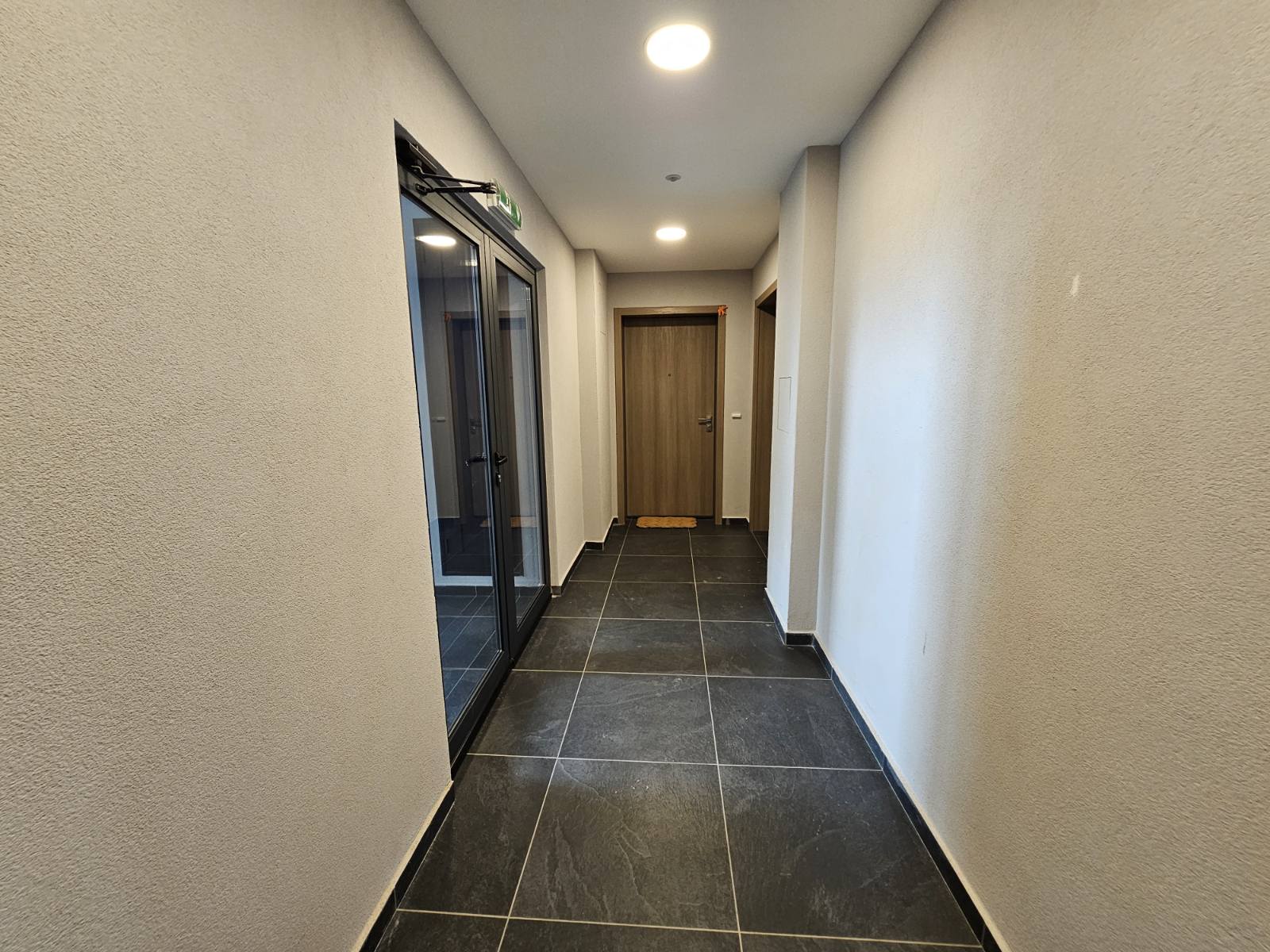 Продава 2-стаен апартамент-кв. Манастирски ливади-изток