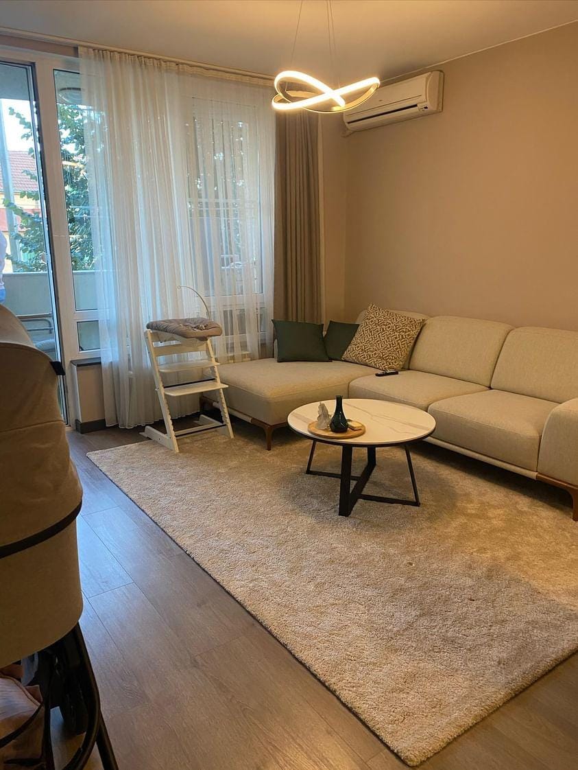 Продава 2-стаен апартамент-кв. Студ.град