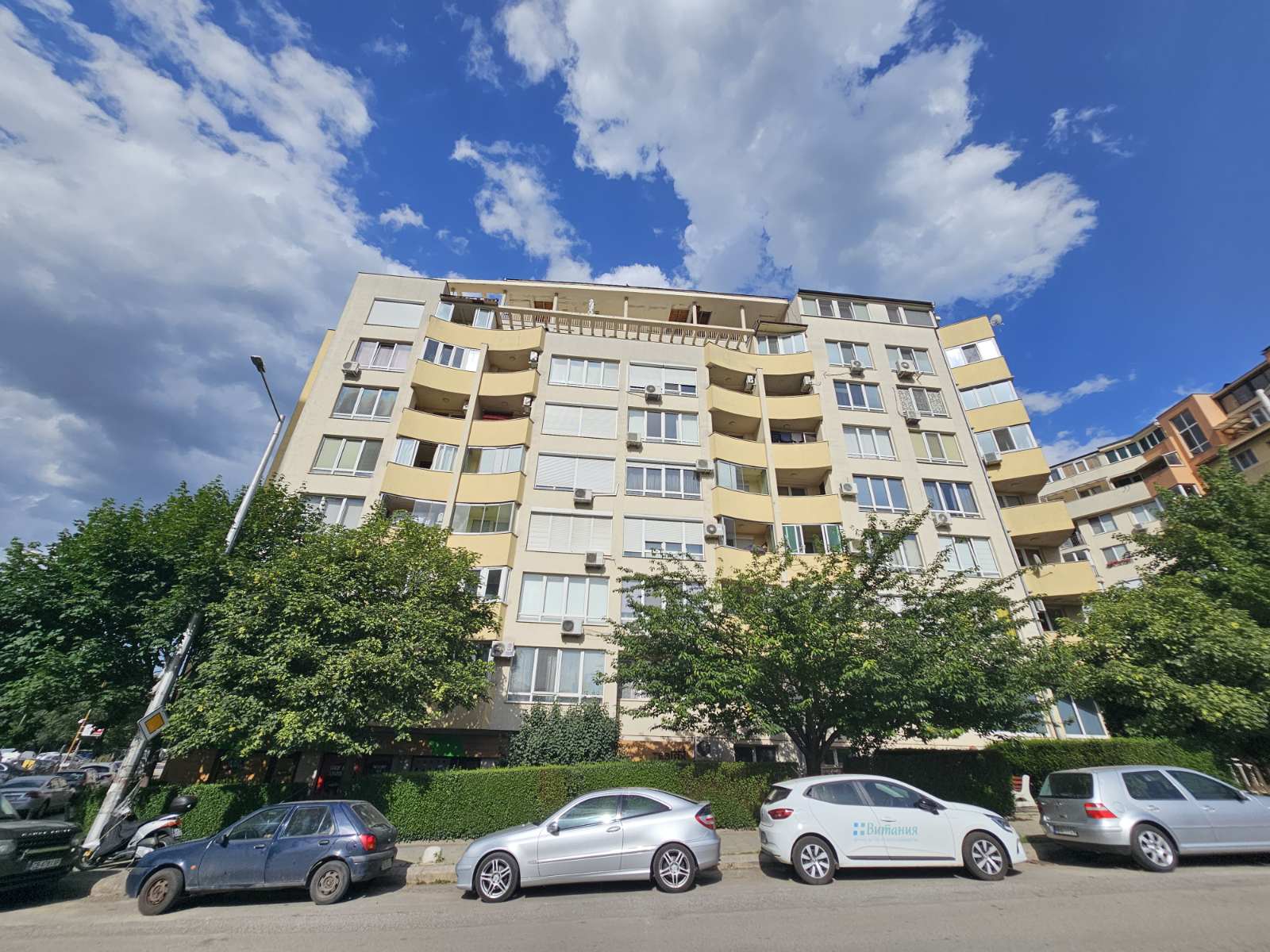 Продава 2-стаен апартамент-кв. Студ.град